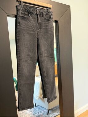 PAIGE Women's Sarah Slim Black High-Rise Straight Jeans